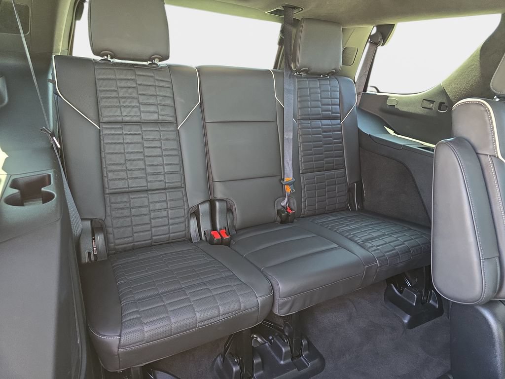 Used 2024 Cadillac Escalade Sport Platinum w/ LPO, ONYX Package AWD/4WD image 16