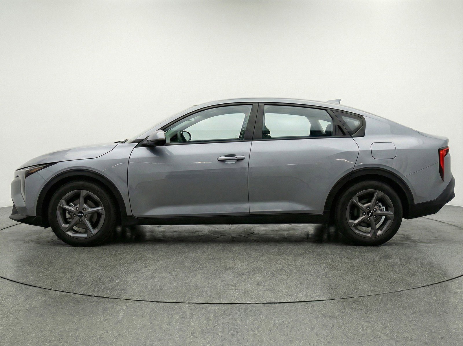 Used 2025 Kia K4 LXS FWD image 5