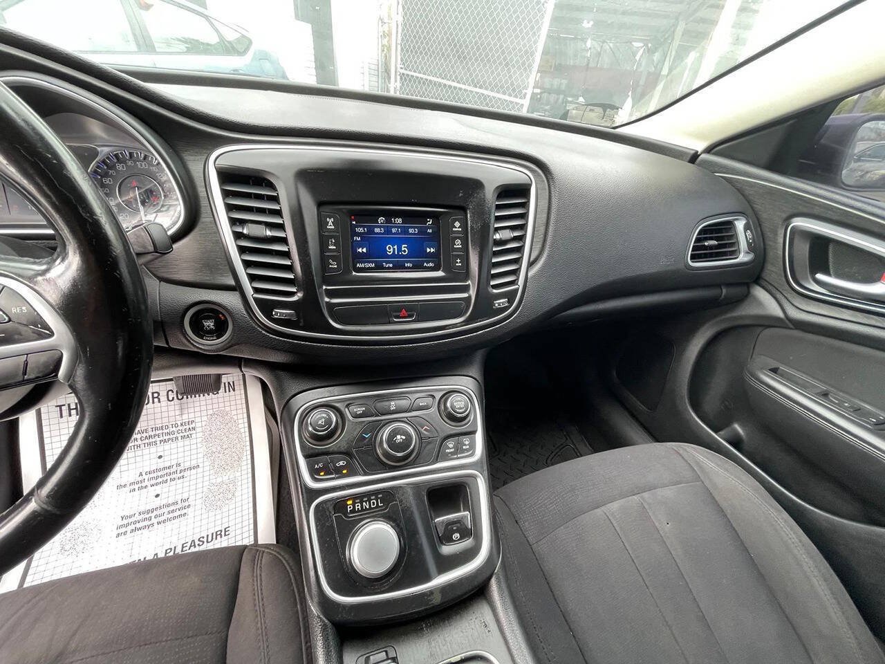 Used 2015 Chrysler 200 Limited w/ Convenience Group FWD image 3
