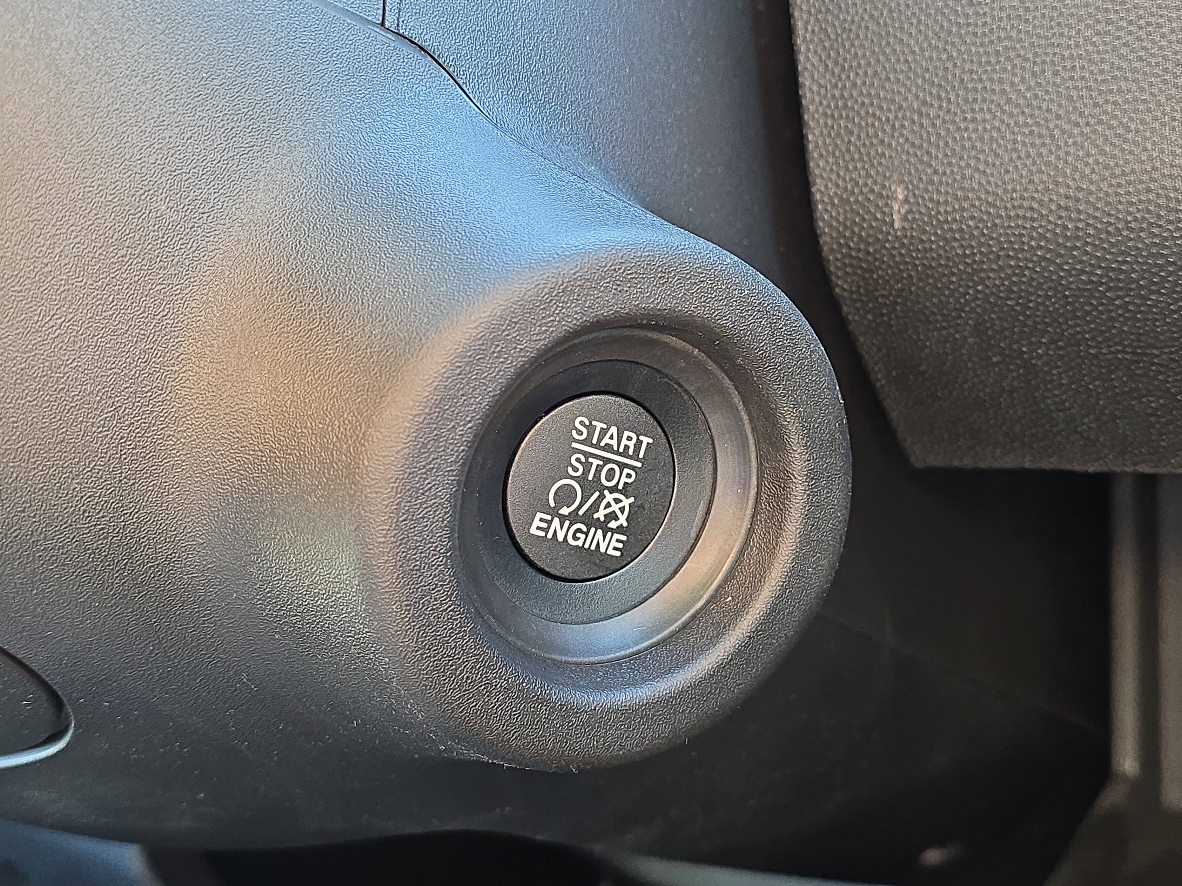 Used 2025 RAM ProMaster 2500 w/ Convenience Group image 17