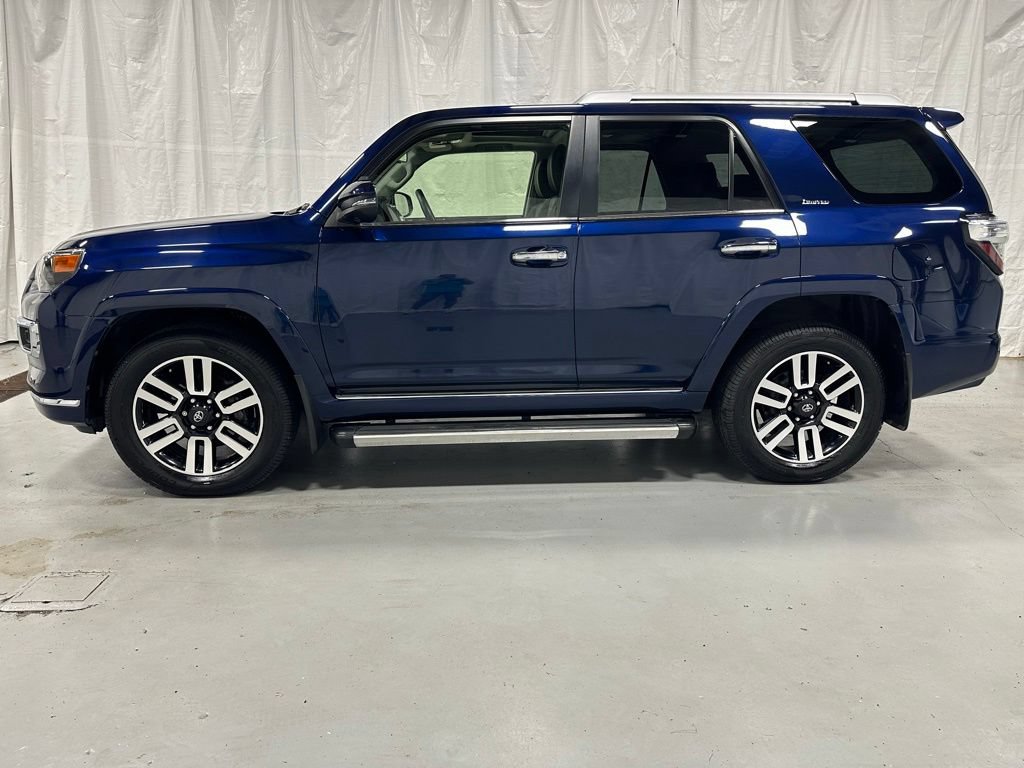 Used 2022 Toyota 4Runner Limited AWD/4WD image 4