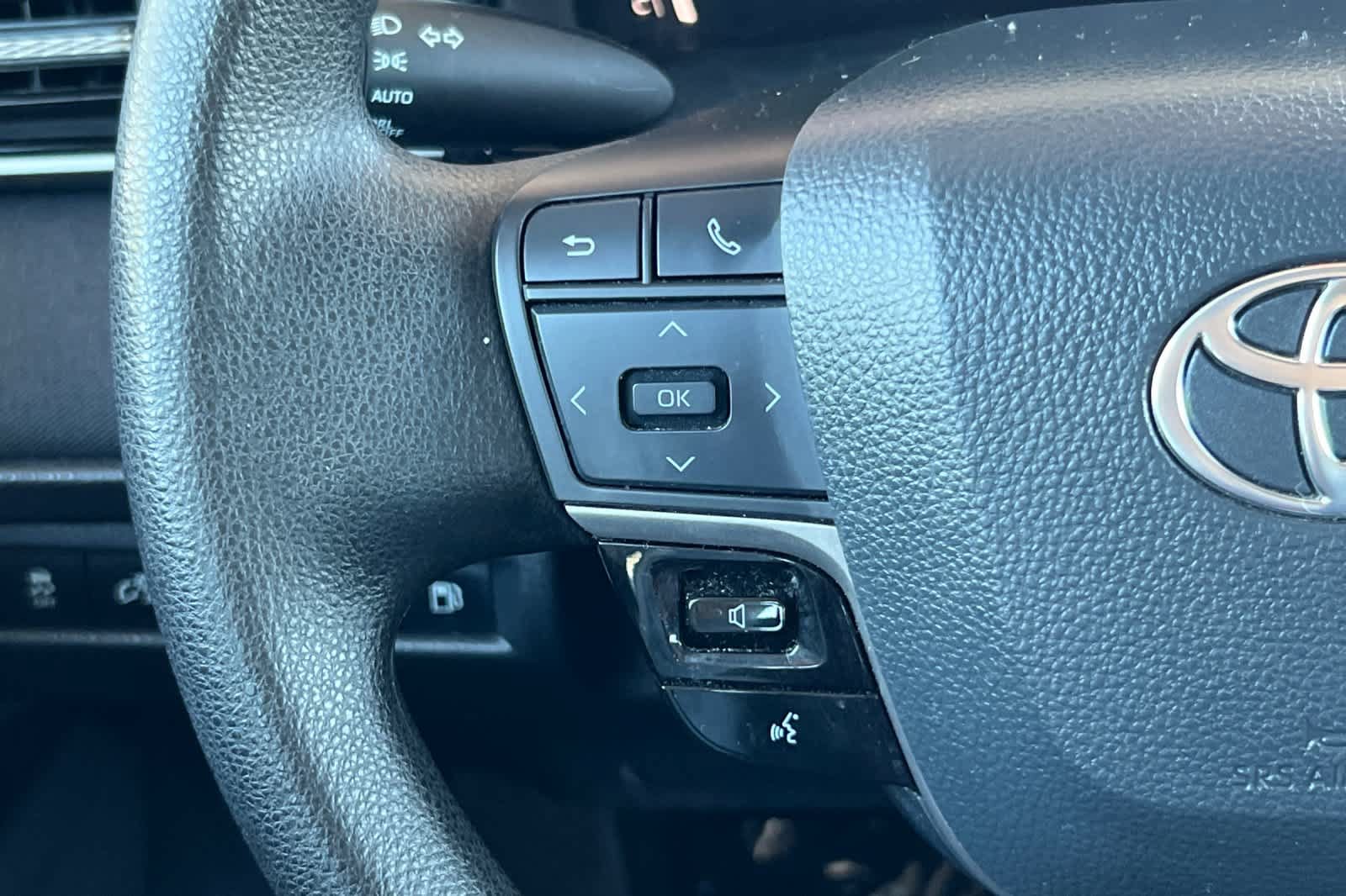 Used 2025 Toyota Camry LE FWD image 25