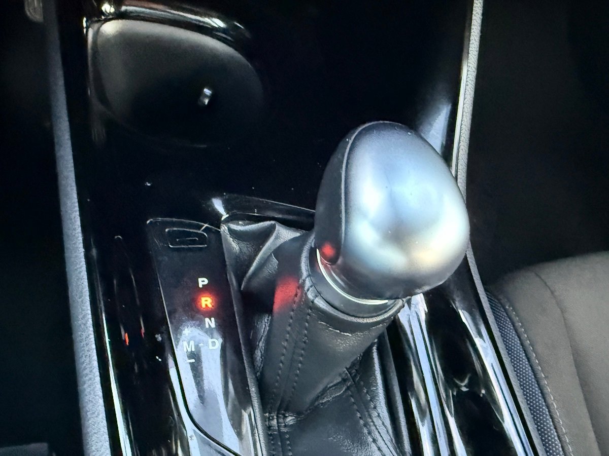 Used 2020 Toyota C-HR XLE FWD image 33