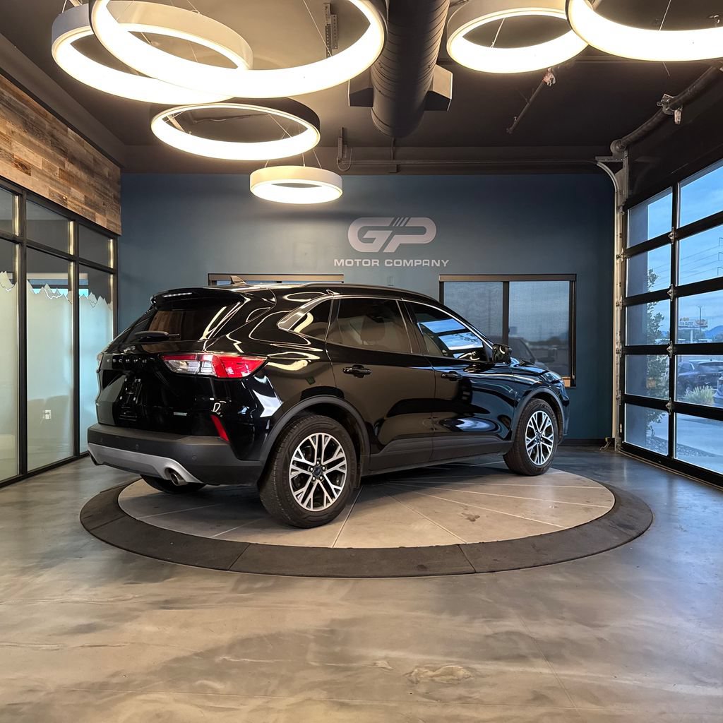 Used 2020 Ford Escape SEL FWD image 3