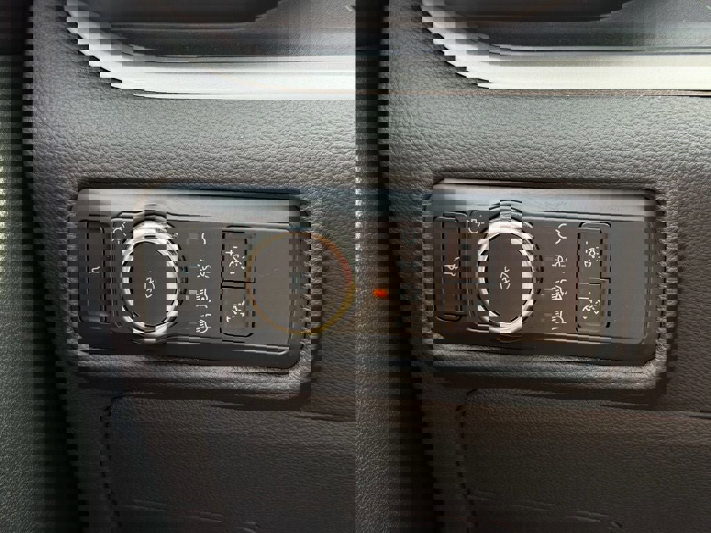 Used 2023 Ford Explorer XLT w/ Equipment Group 202A image 34