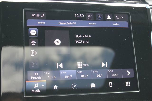 Used 2023 Jeep Grand Cherokee L Altitude AWD/4WD image 6