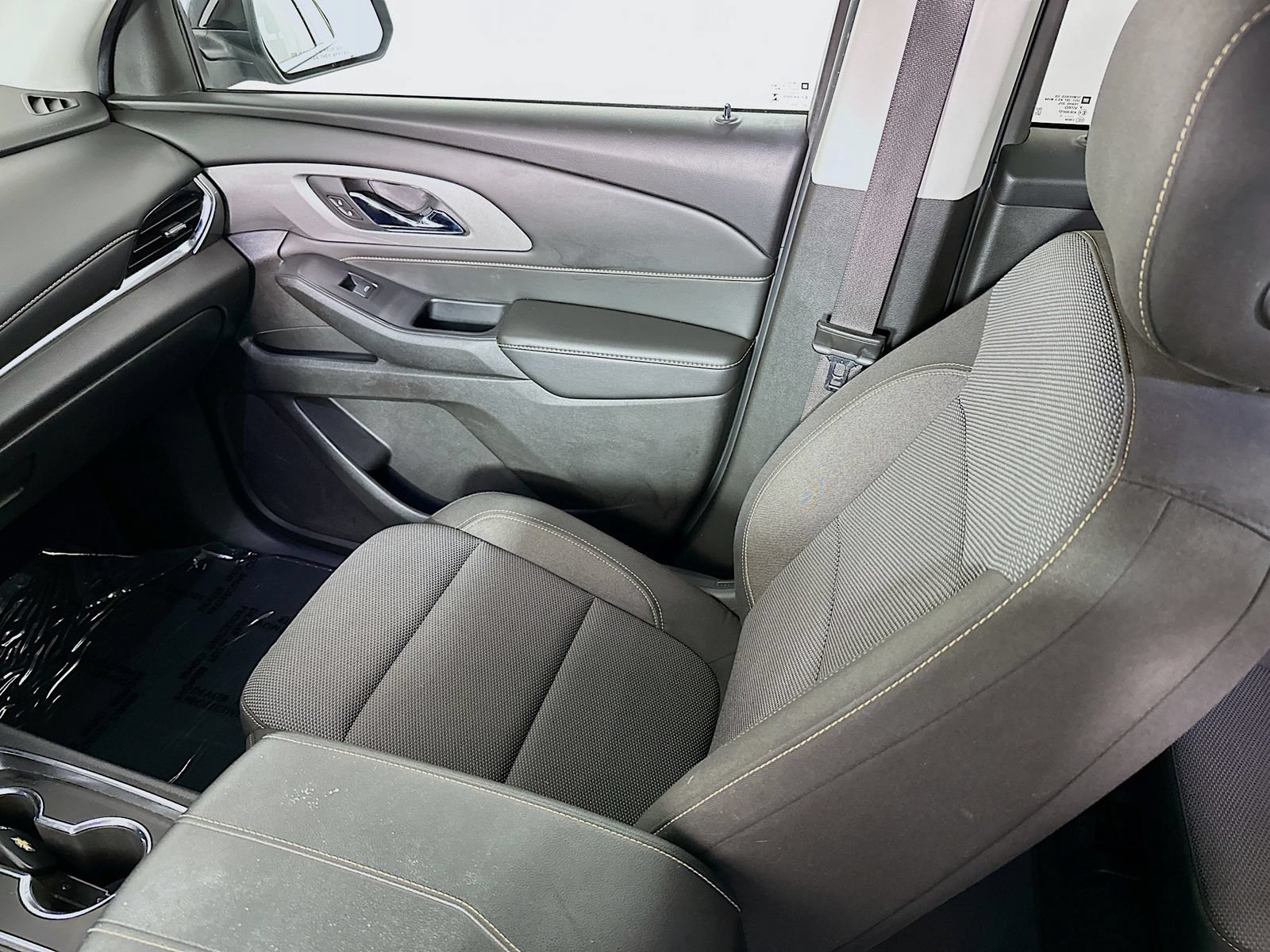 Used 2021 Chevrolet Traverse LS AWD/4WD image 23