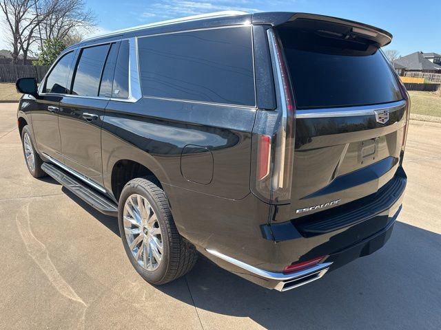 Used 2022 Cadillac Escalade ESV Premium Luxury image 3