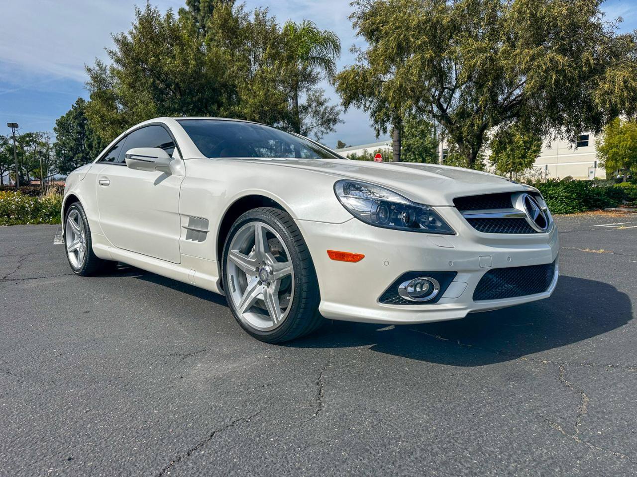 Used 2012 Mercedes-Benz SL 550 image 2