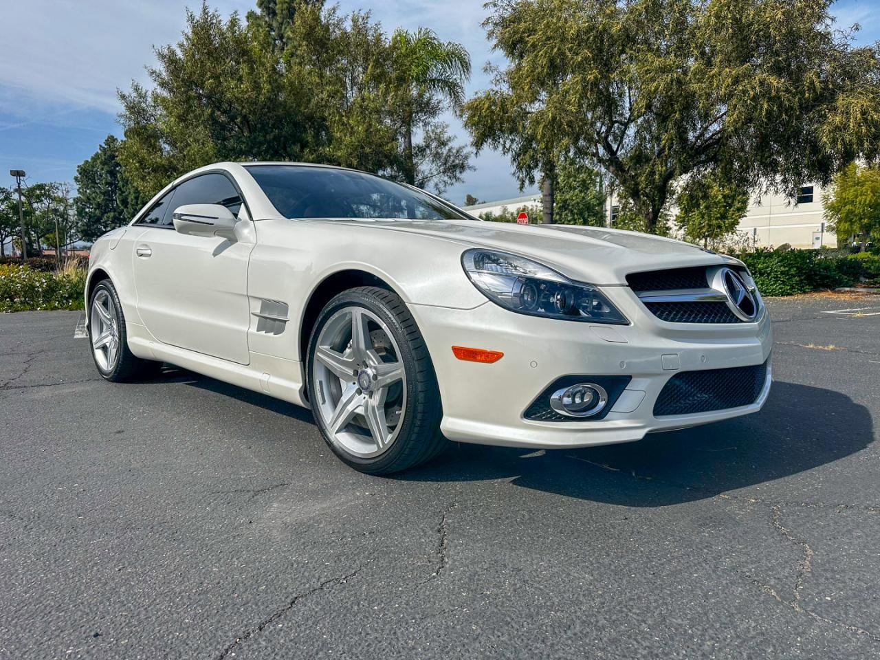 Used 2012 Mercedes-Benz SL 550 image 2