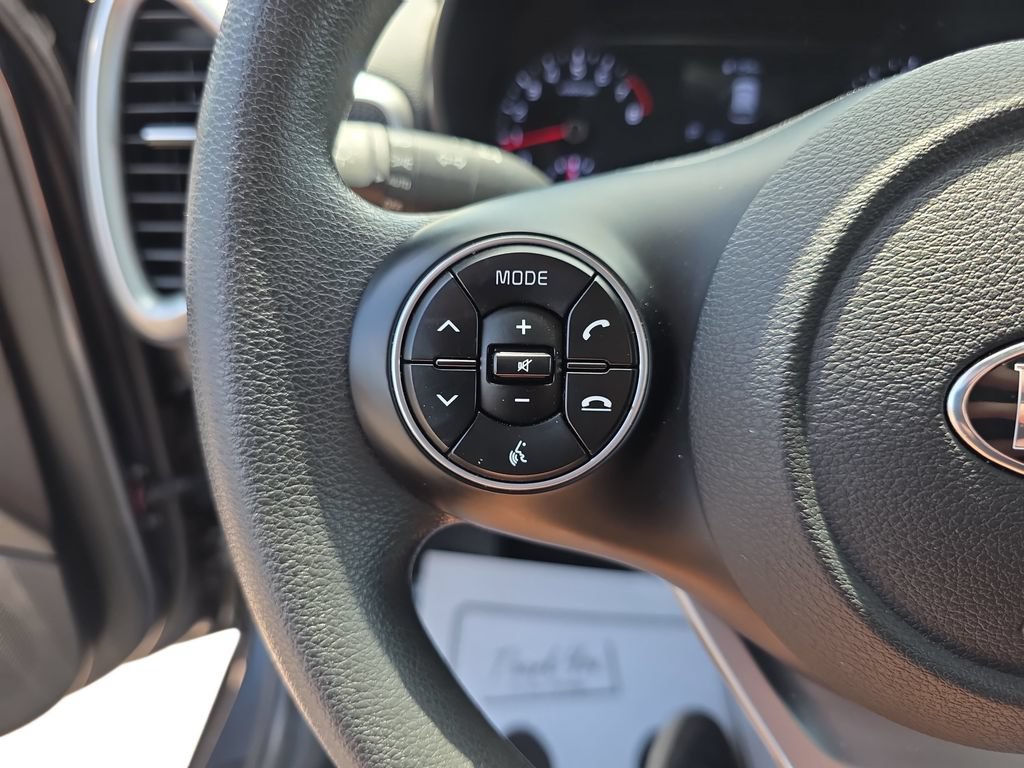 Used 2021 Kia Soul LX FWD image 17
