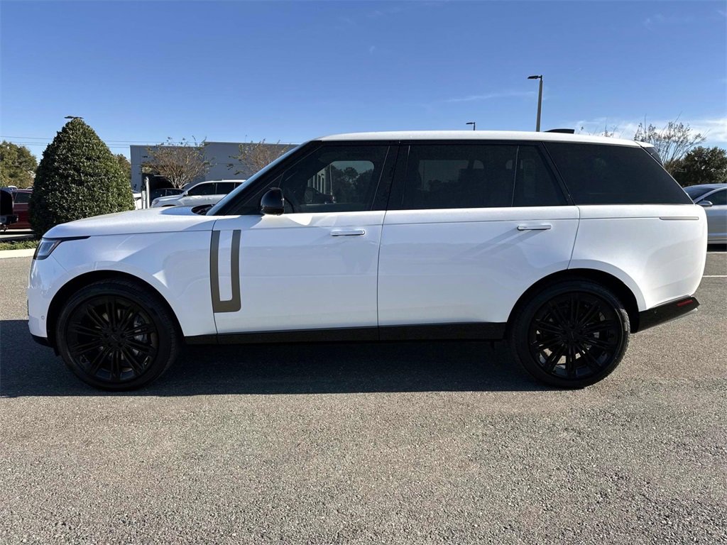 New 2026 Land Rover Range Rover Long Wheelbase SE image 2