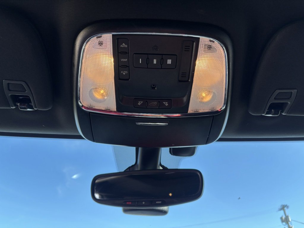 Used 2018 Jeep Grand Cherokee Altitude image 16