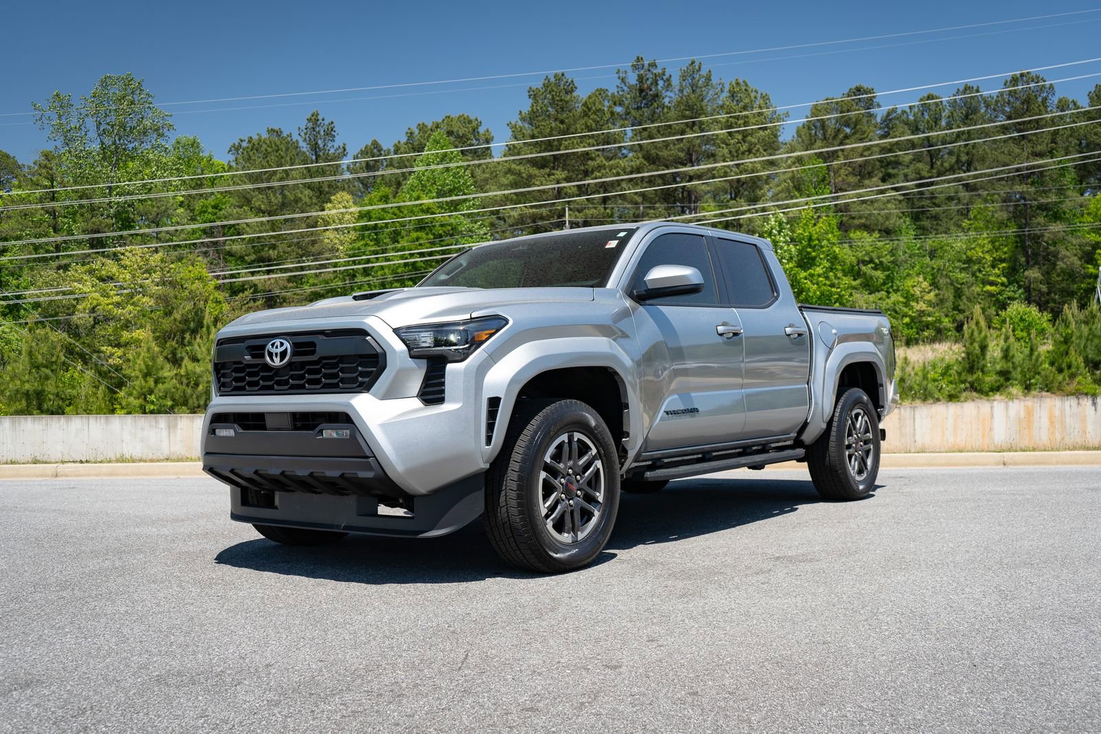 Used 2025 Toyota Tacoma TRD Sport AWD/4WD image 3