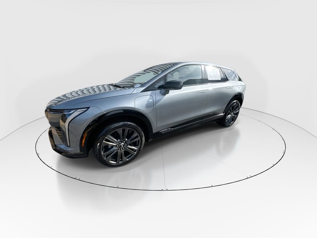 Used 2025 Cadillac Optiq Sport 2 image 4