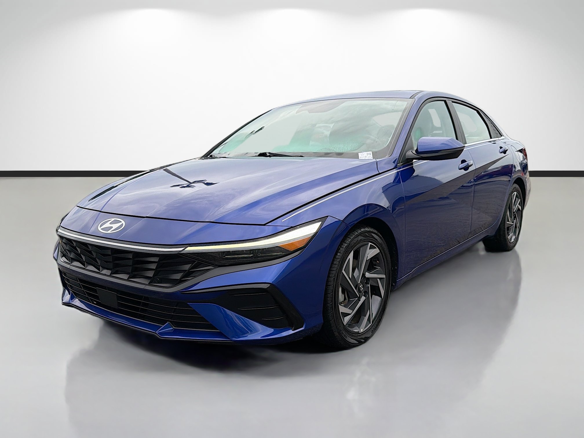 Used 2025 Hyundai Elantra Limited FWD image 7