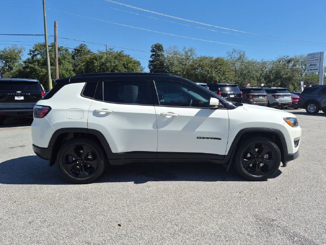 Used 2021 Jeep Compass Latitude FWD image 2