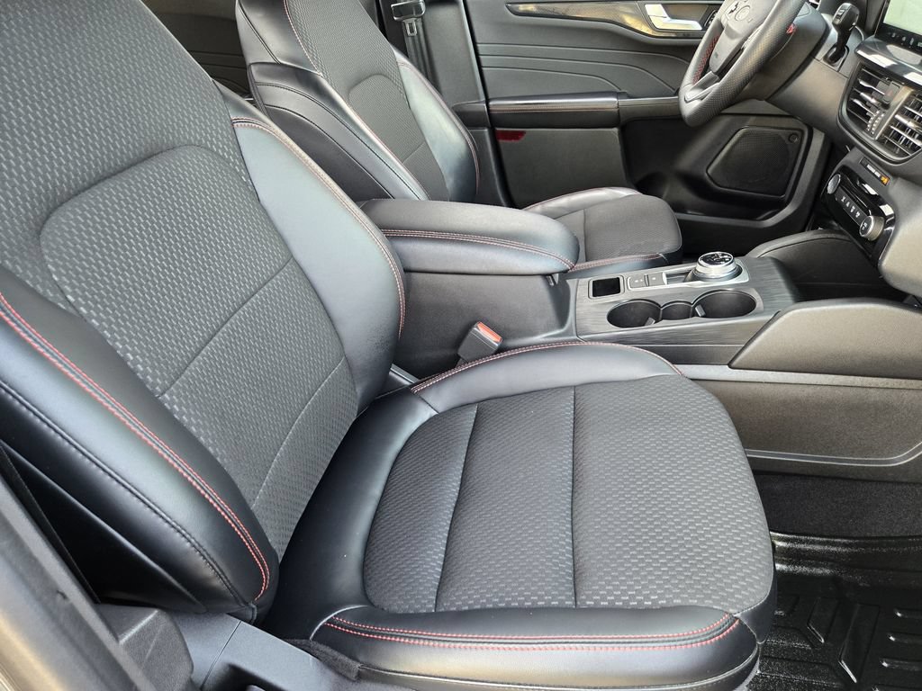 Used 2023 Ford Escape ST-Line w/ Tech Pack #1 FWD image 11