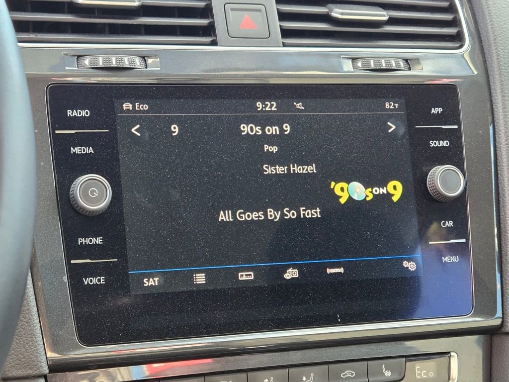 Used 2019 Volkswagen e-Golf SE w/ Driver Assistance Package image 27