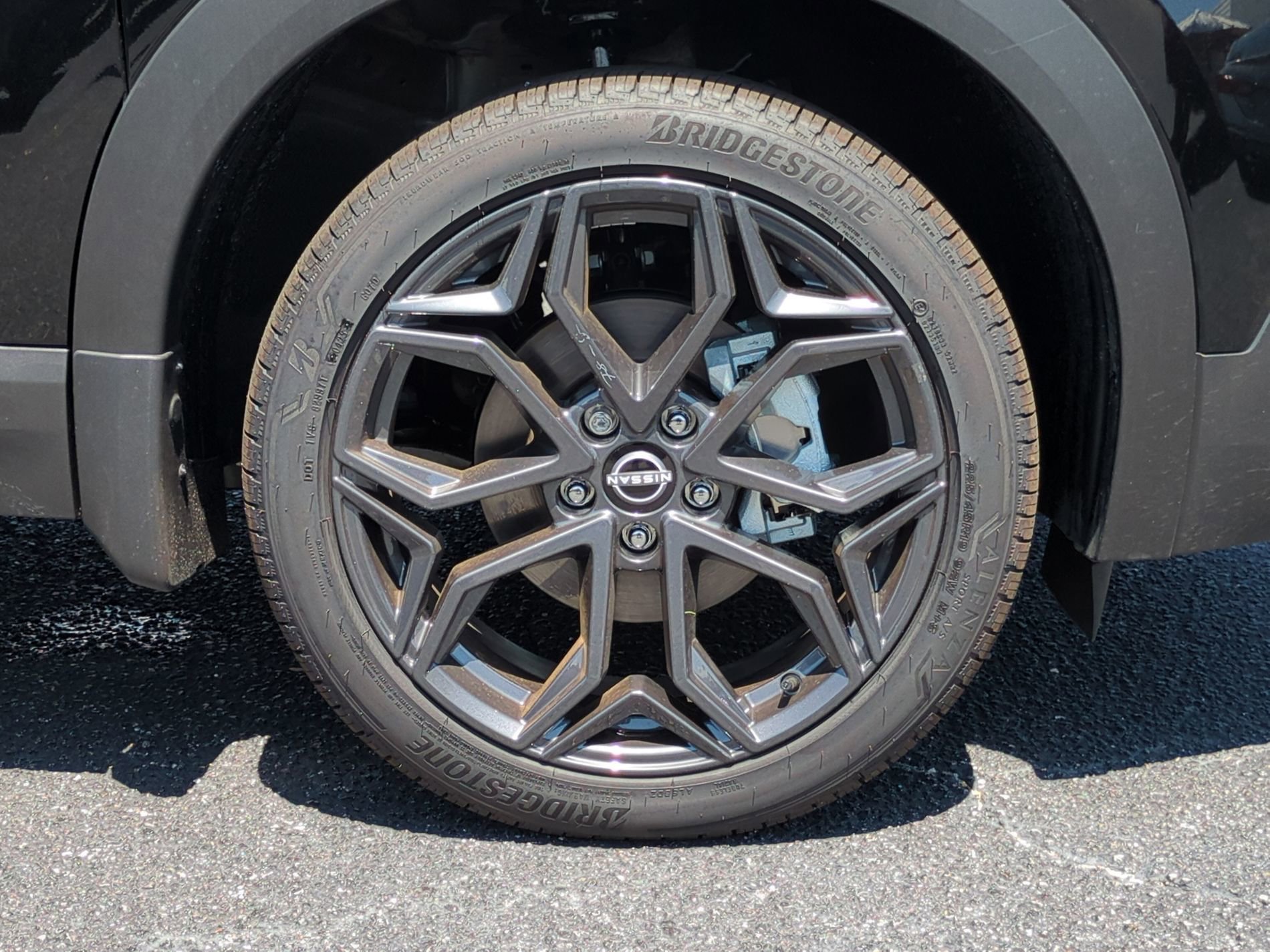 New 2026 Nissan Kicks SR FWD image 11