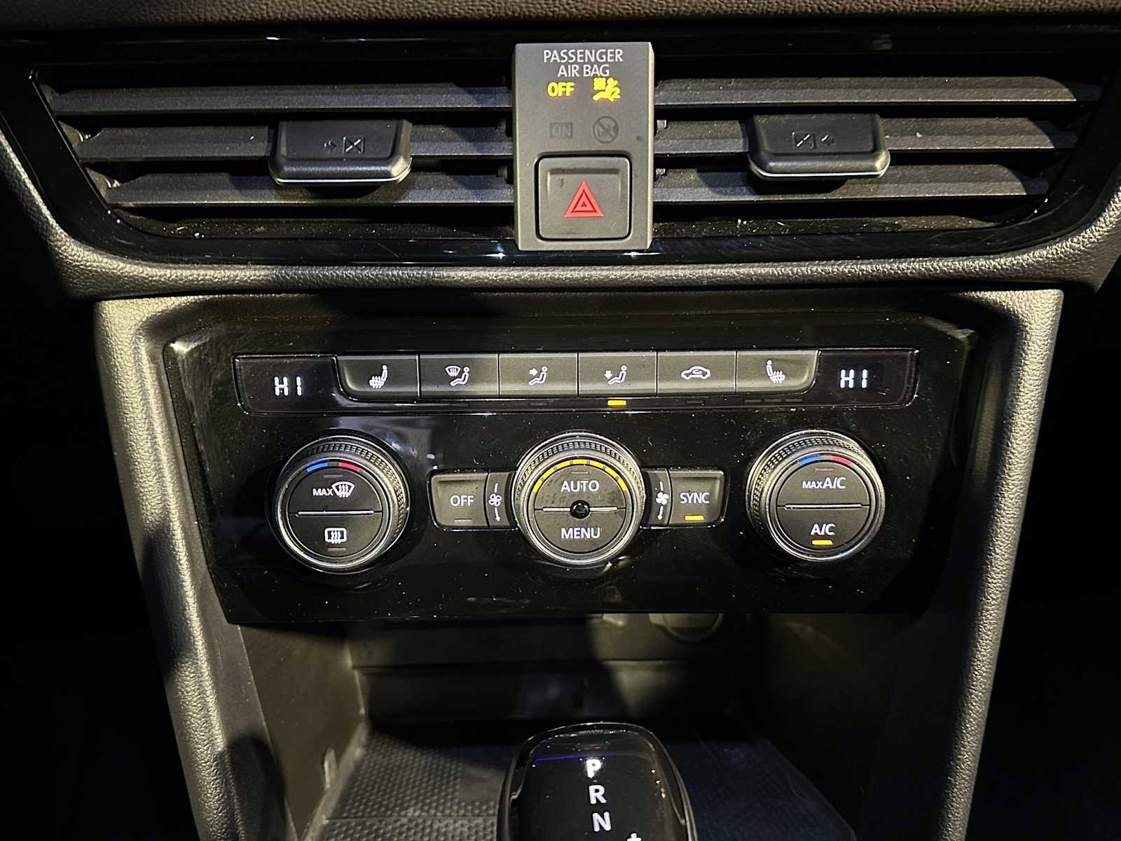 Used 2023 Volkswagen Taos SEL image 27