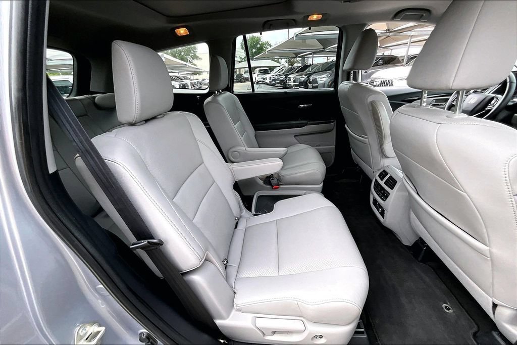 Used 2020 Honda Pilot Elite image 38