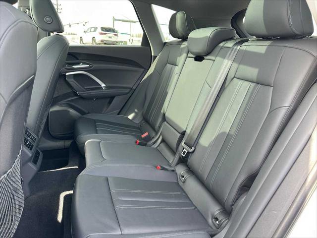 Used 2025 Audi Q5 Premium w/ Convenience Package image 20