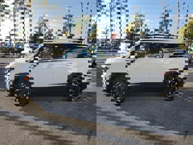 Used 2025 Hyundai Santa Fe SEL image 4