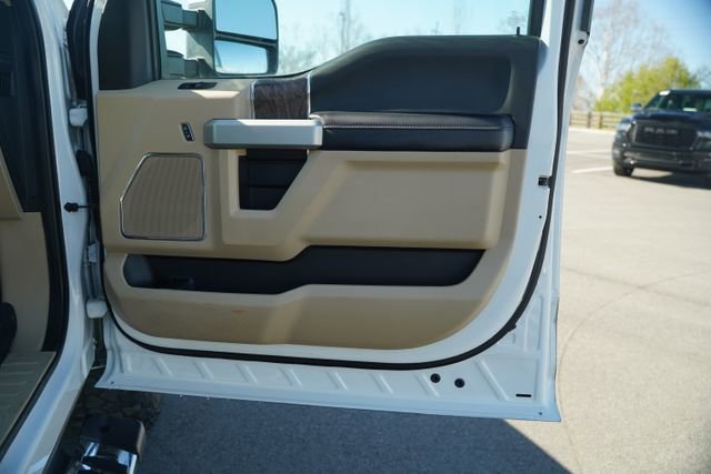 Used 2019 Ford F250 Lariat w/ Chrome Package image 20