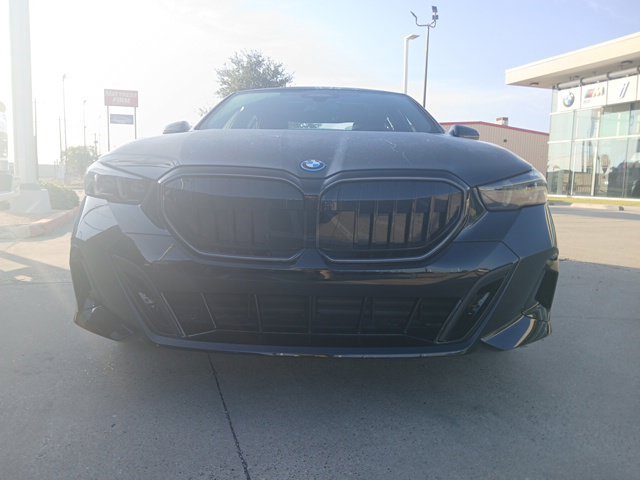 New 2027 BMW 550e xDrive AWD/4WD image 2
