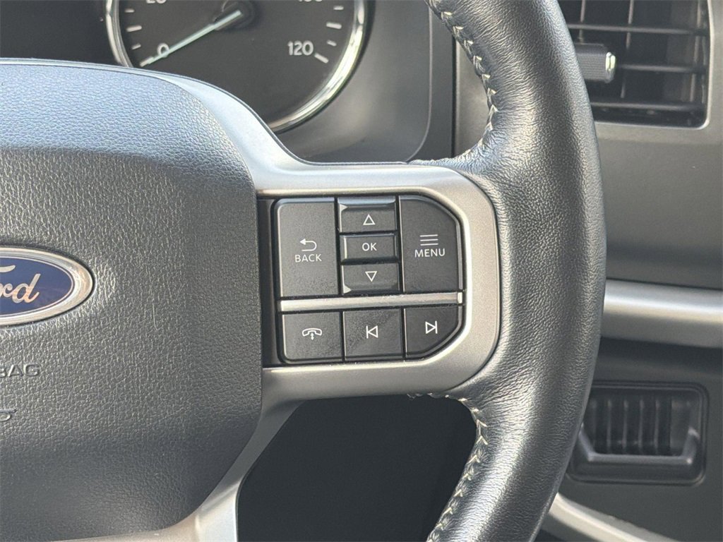 Used 2024 Ford Expedition XLT image 9