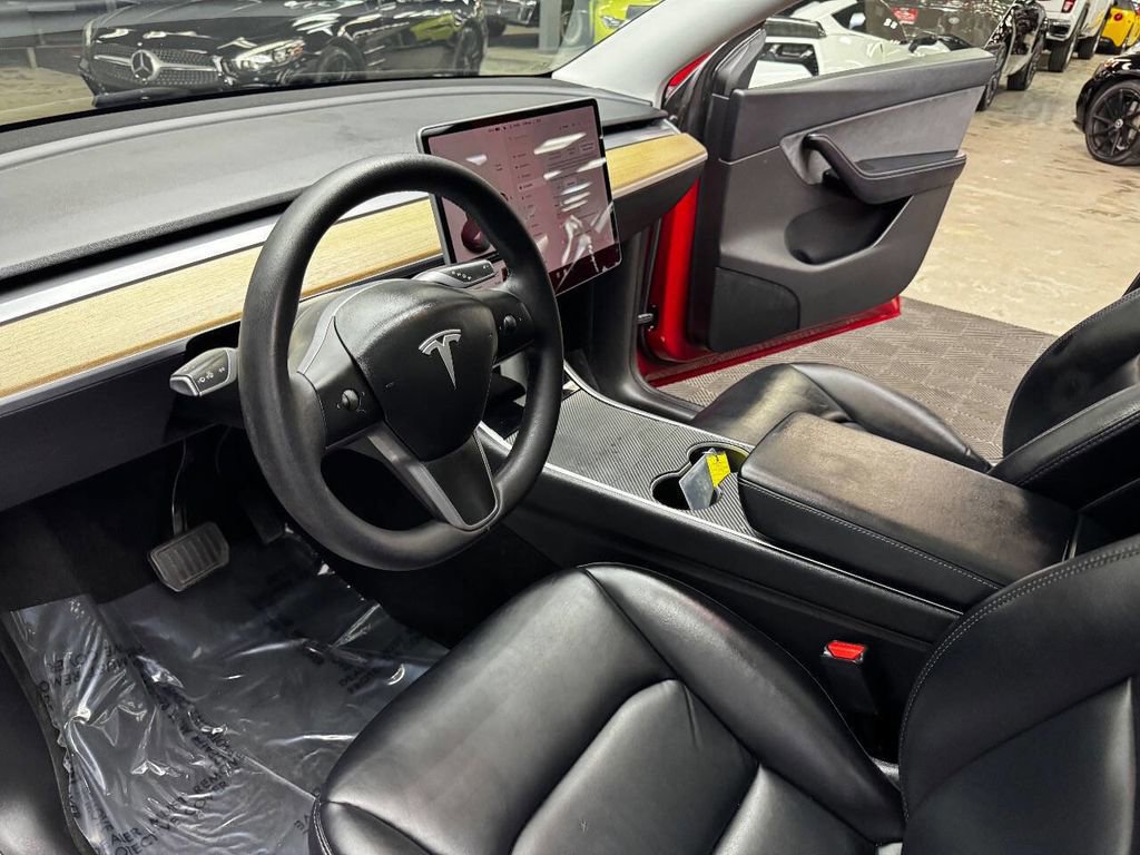 Used 2021 Tesla Model Y Long Range image 31
