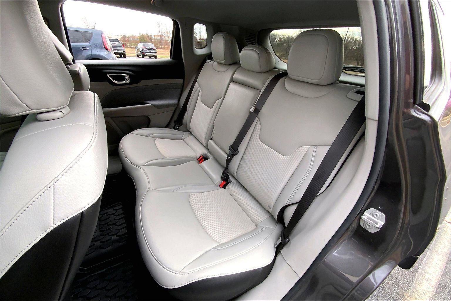 Used 2022 Jeep Compass Latitude image 24