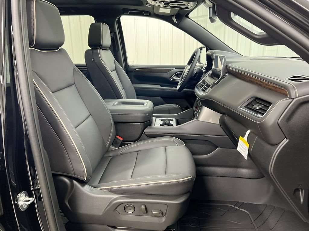 Used 2023 Chevrolet Tahoe Premier AWD/4WD image 23