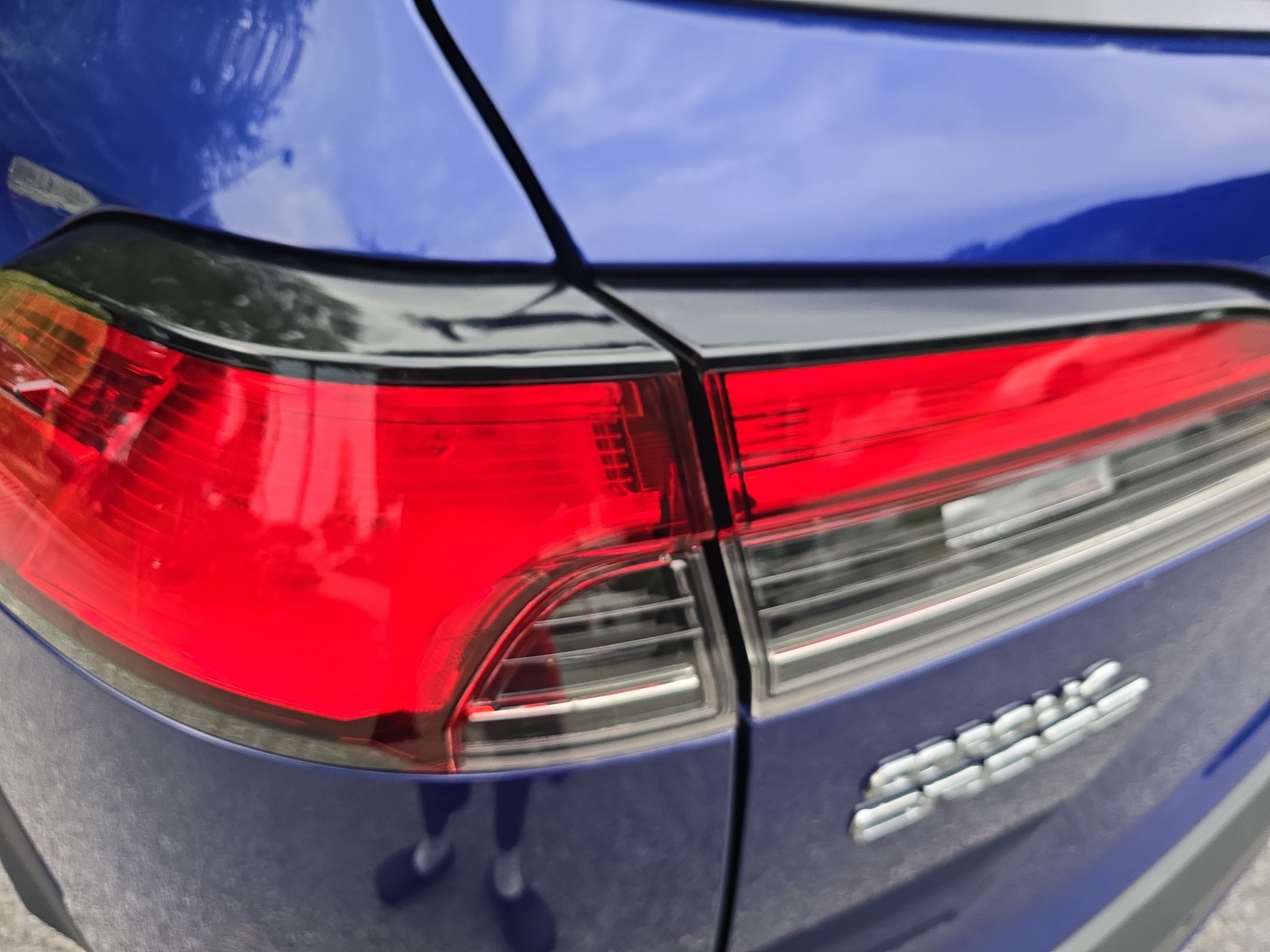Used 2025 Toyota Corolla Cross XLE AWD/4WD image 30