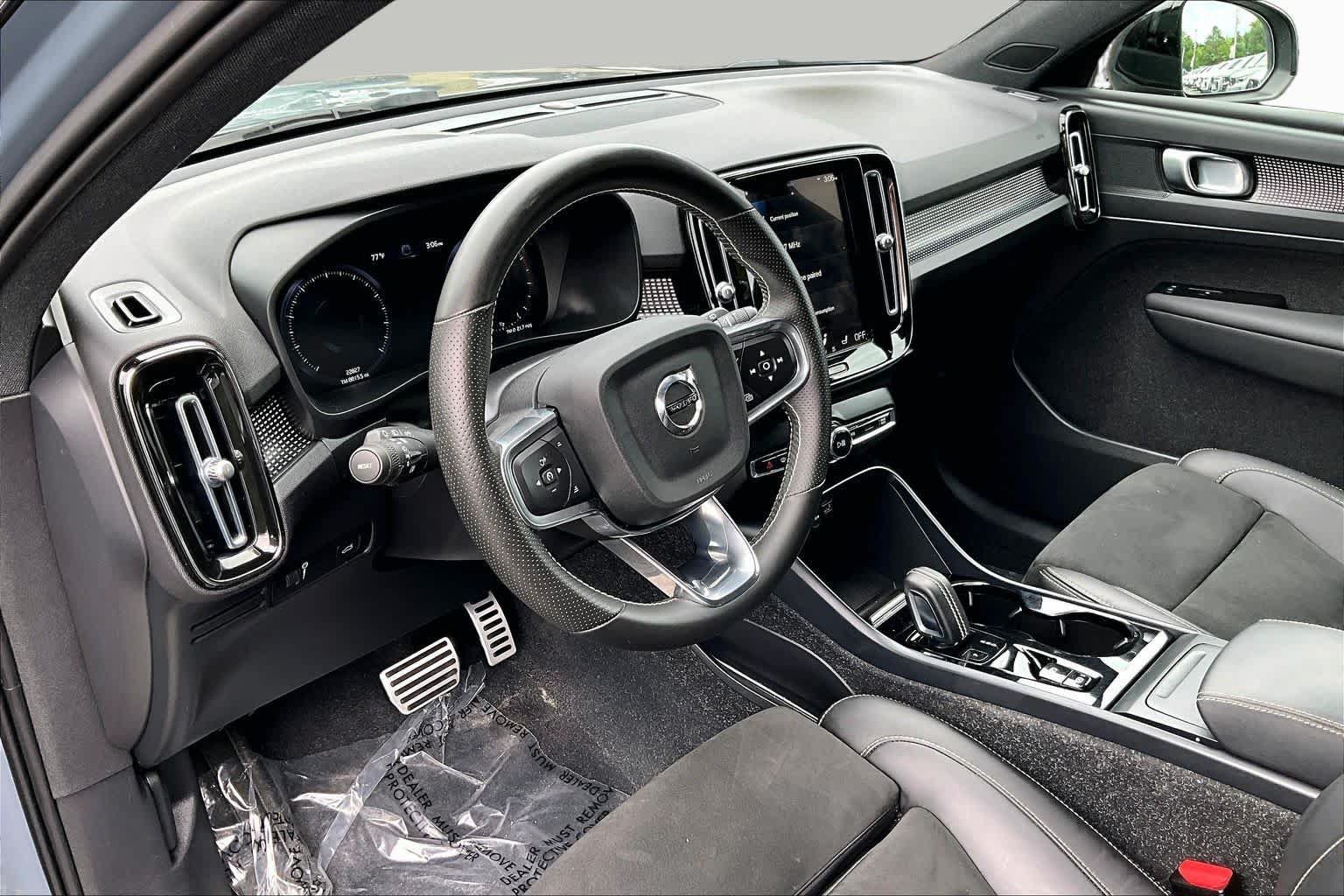 Used 2021 Volvo XC40 T5 R-Design AWD/4WD image 17