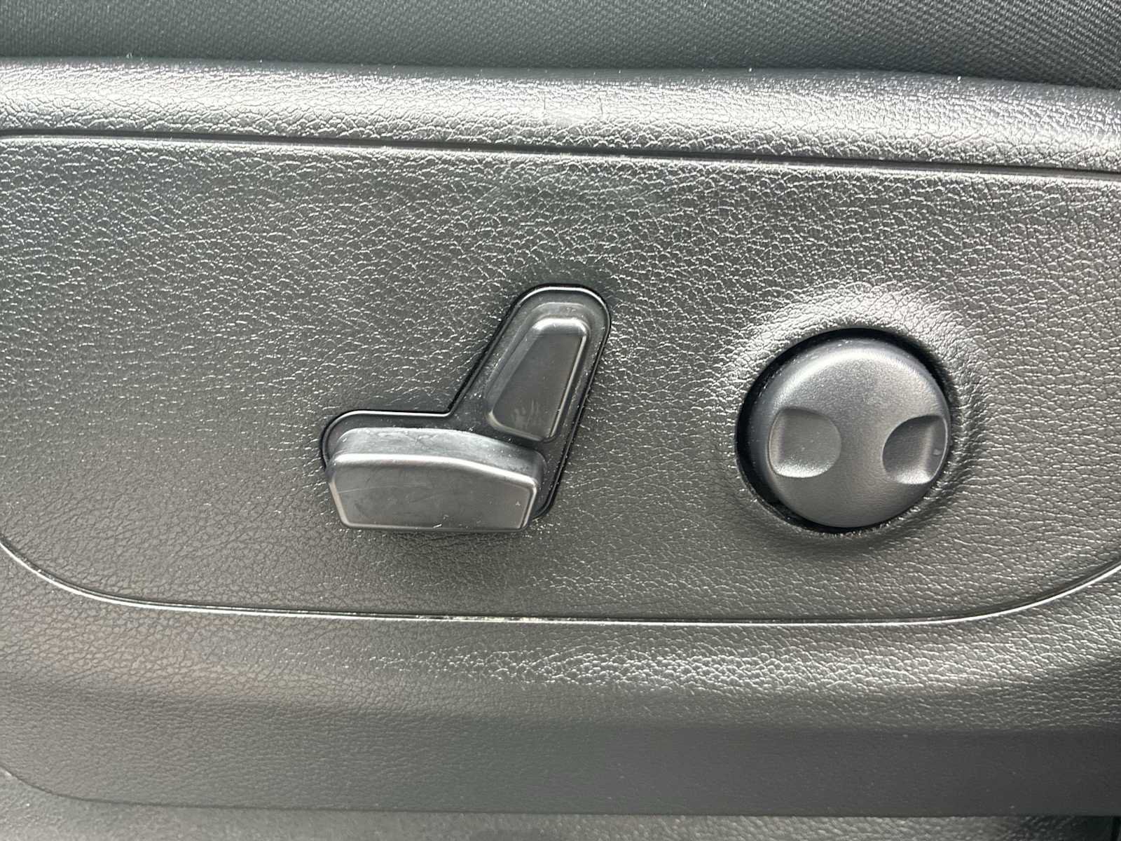 Certified 2025 RAM 1500 Big Horn AWD/4WD image 14