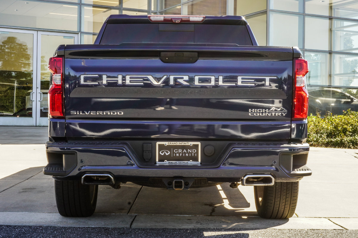 Used 2021 Chevrolet Silverado 1500 High Country w/ Technology Package AWD/4WD image 12