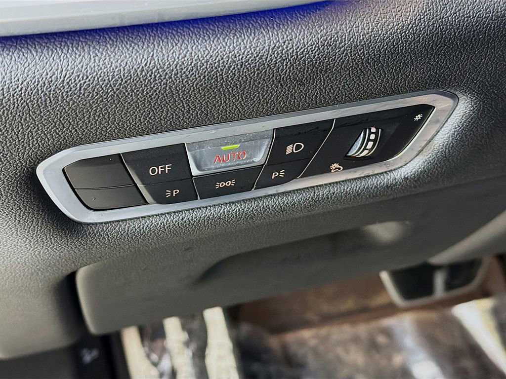 Used 2023 BMW X6 xDrive40i w/ Executive Package image 31