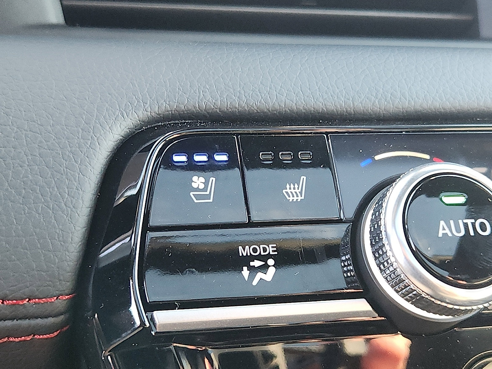 New 2025 Honda Pilot Black Edition image 16