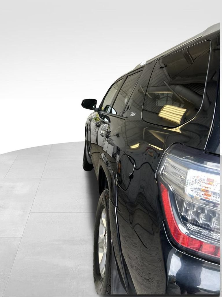Used 2015 Toyota 4Runner SR5 AWD/4WD image 5