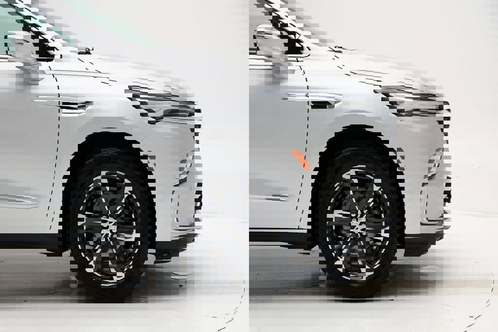 Used 2022 Buick Enclave Essence w/ Experience Buick Package image 4