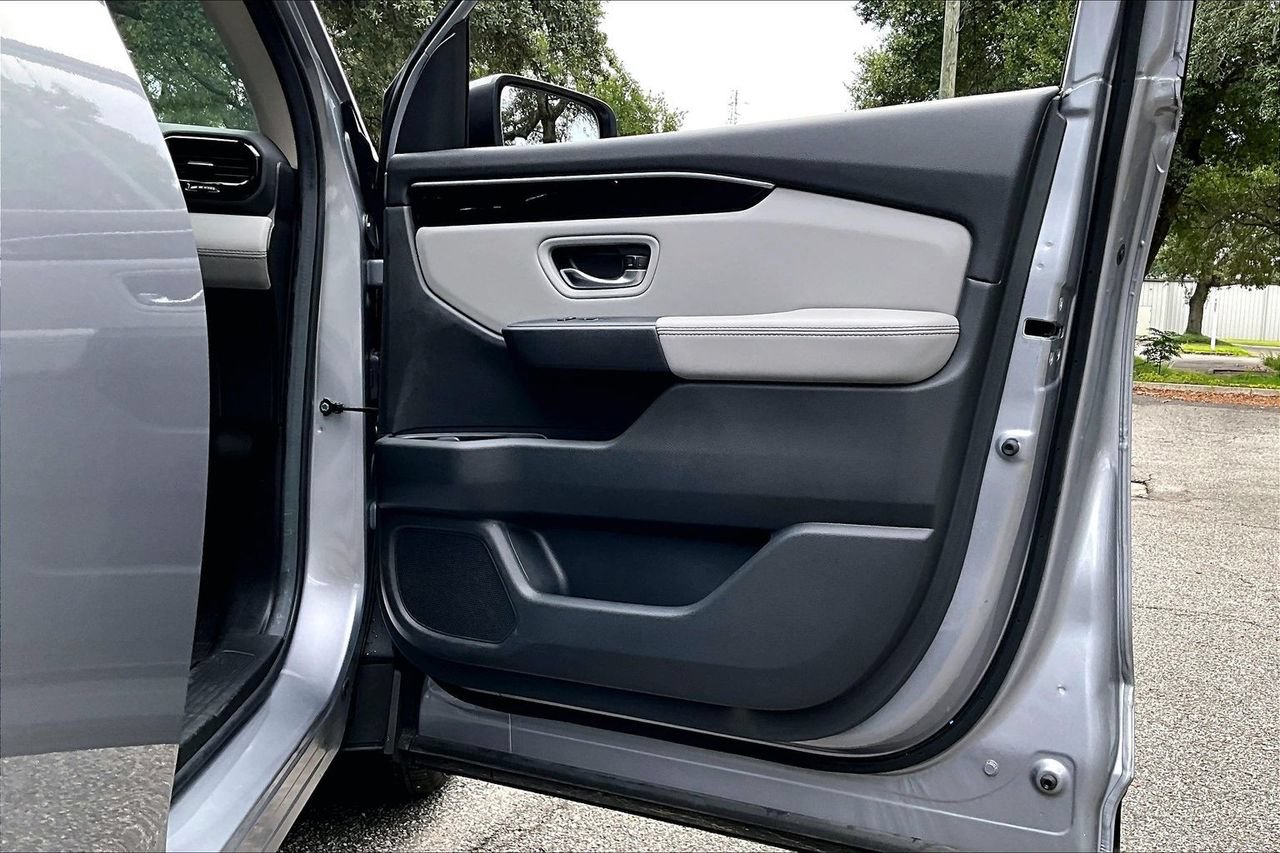 Used 2025 Honda Pilot Touring image 28