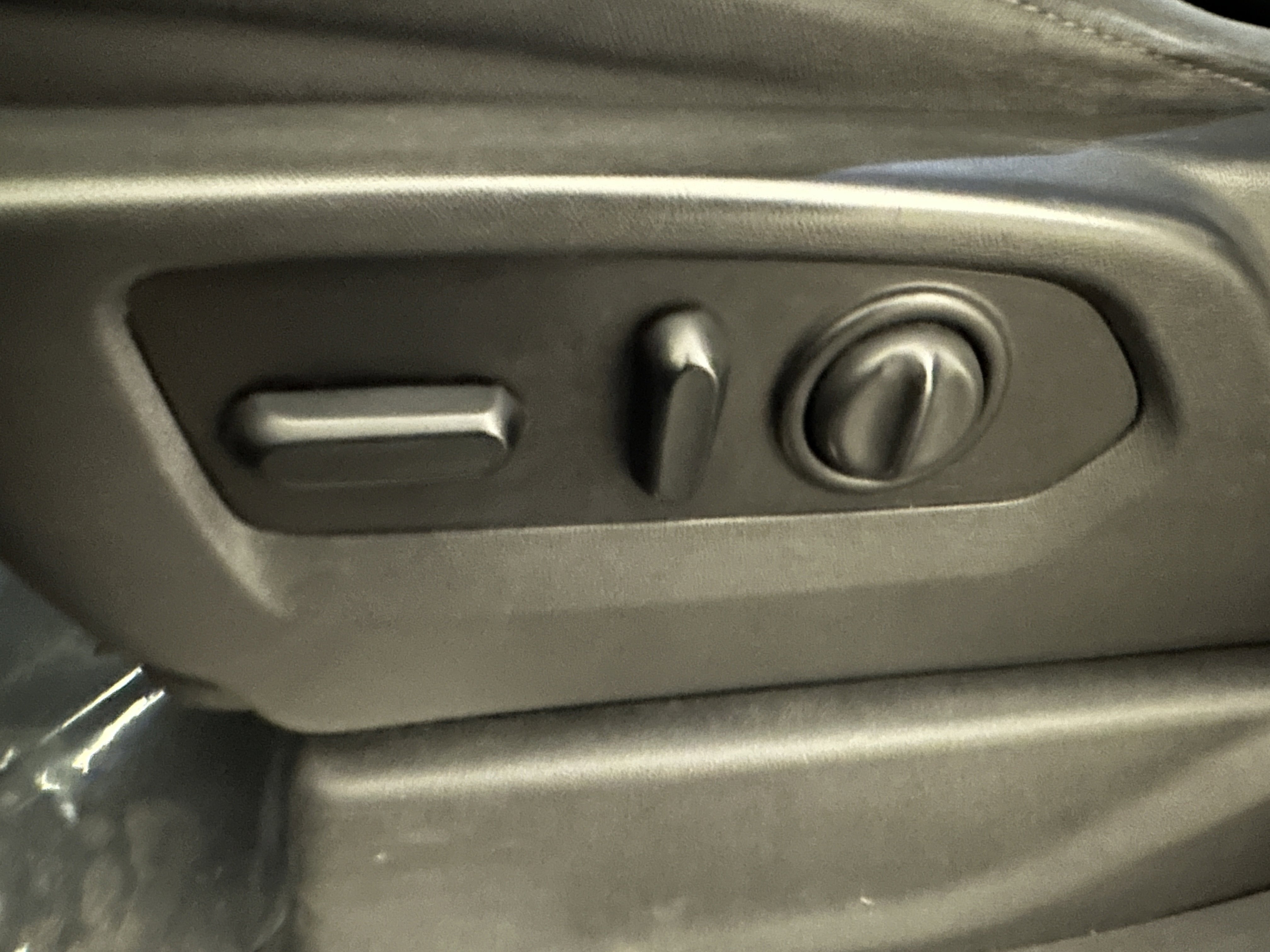 Used 2021 Chevrolet Silverado 1500 LT image 29