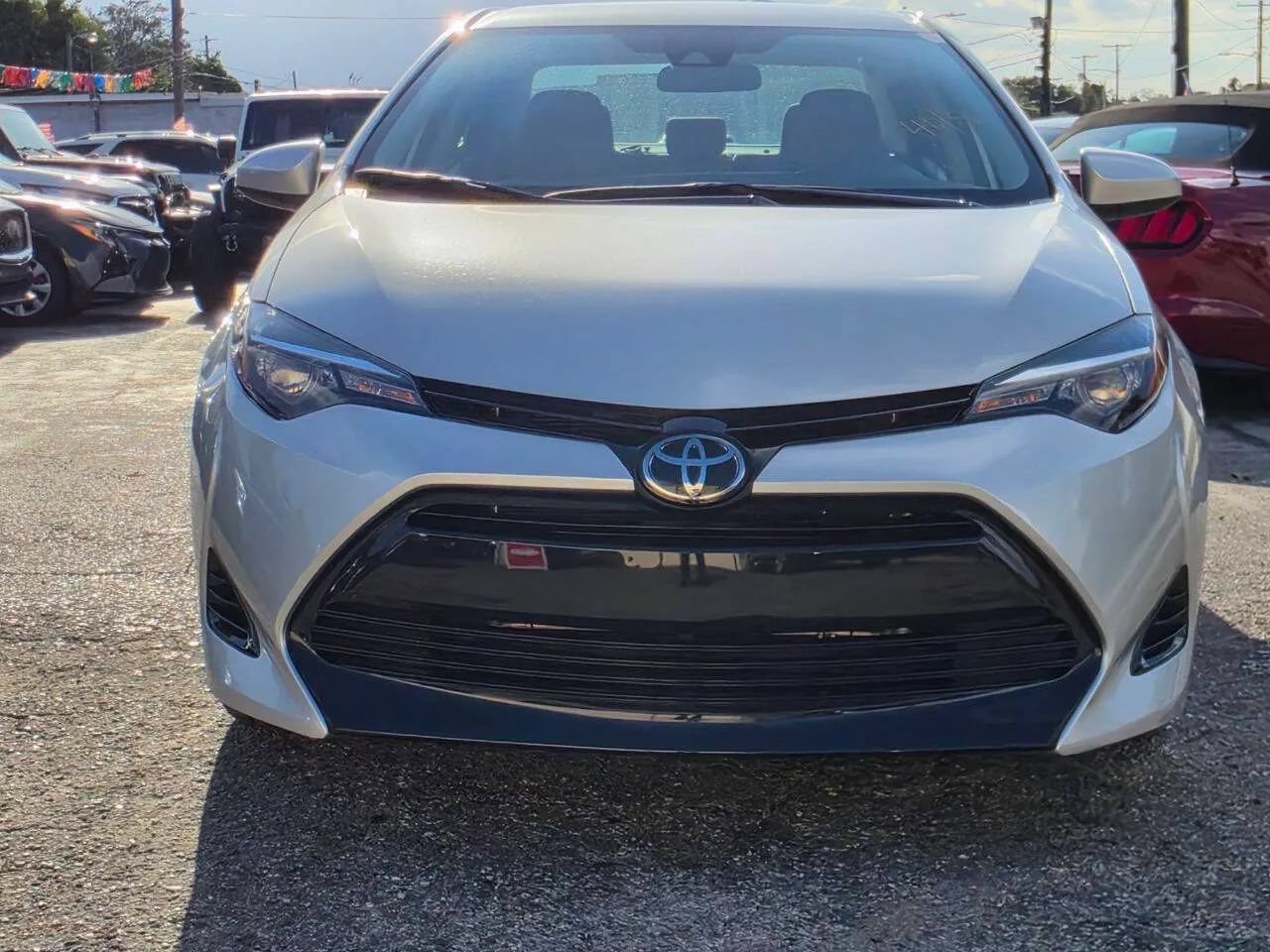 Used 2018 Toyota Corolla LE FWD image 2