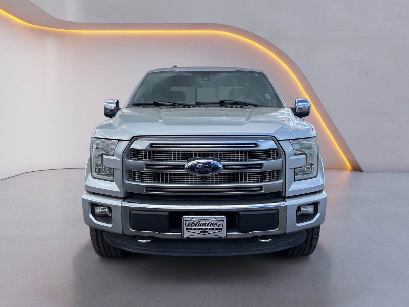 Used 2015 Ford F150 Platinum w/ Equipment Group 701A Luxury AWD/4WD image 8