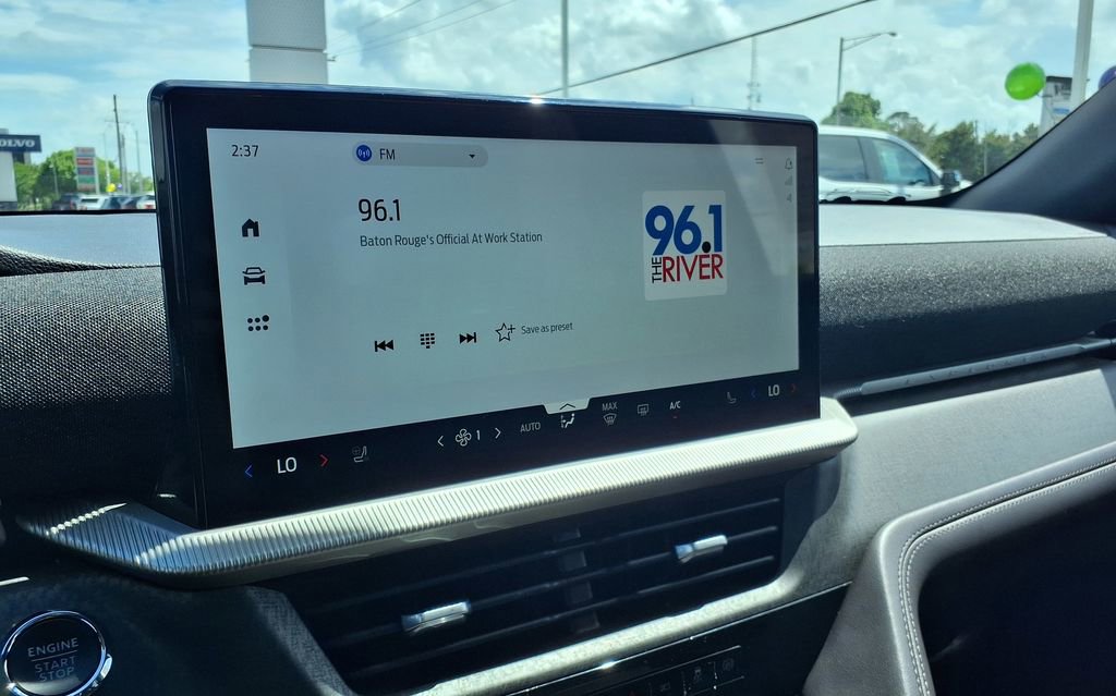 Used 2025 Ford Explorer Platinum w/ LUX Leather Package image 30