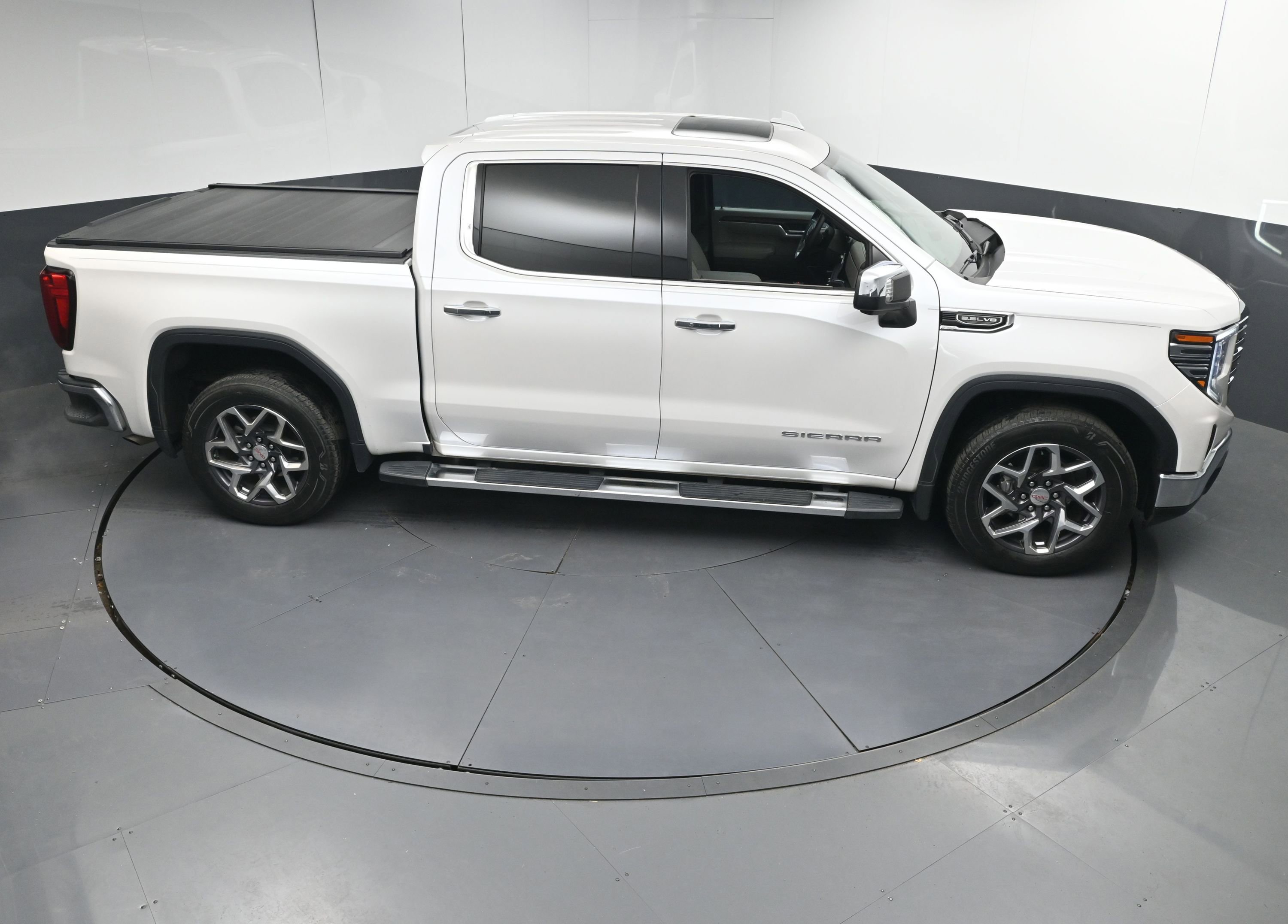 Used 2023 GMC Sierra 1500 SLT w/ SLT Premium Package image 41