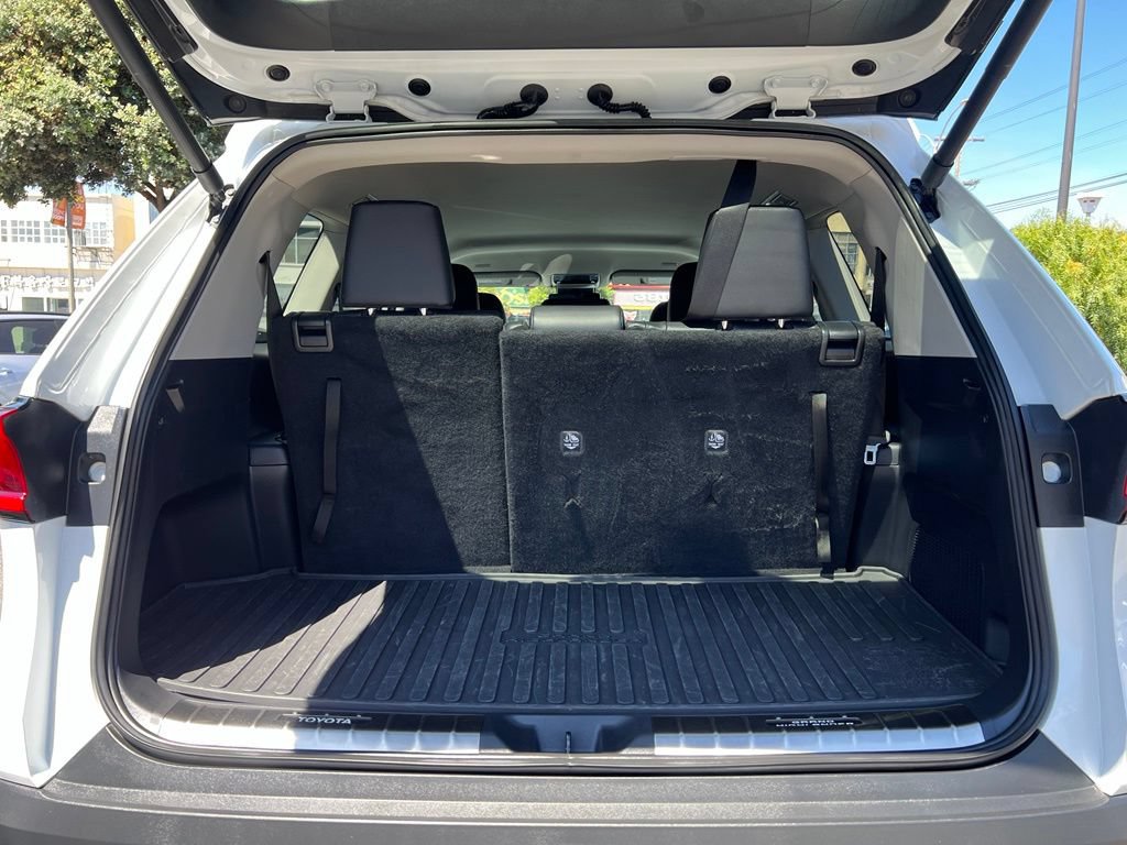 Certified 2024 Toyota Grand Highlander FWD image 43