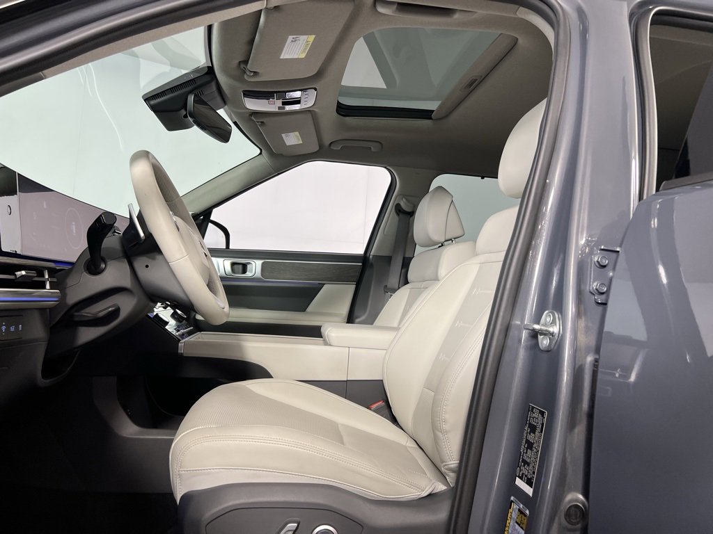 Used 2024 Hyundai Santa Fe Limited image 29